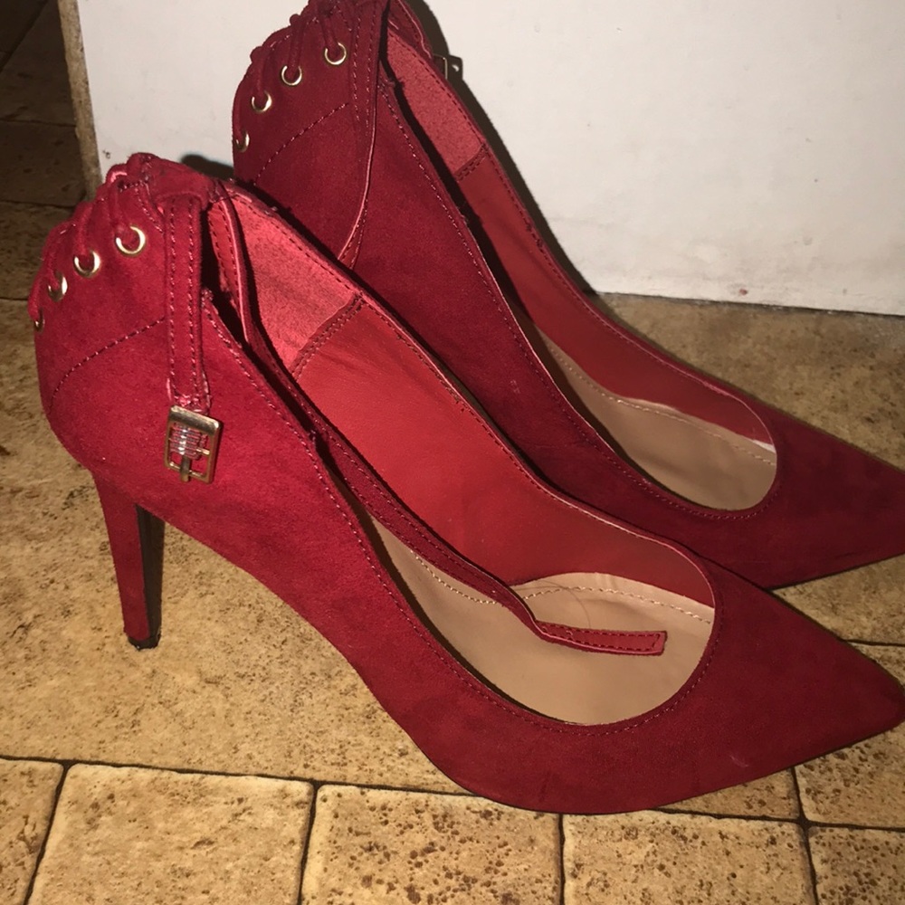 Red heels - Picture 2 of 3